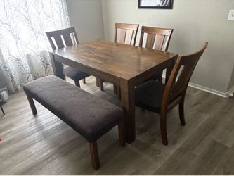 Beautiful 6-Piece Dining Set
