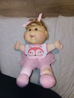 2015 Jakks Pacific Cabbage Patch Kids "Sittin' Pretty" doll,