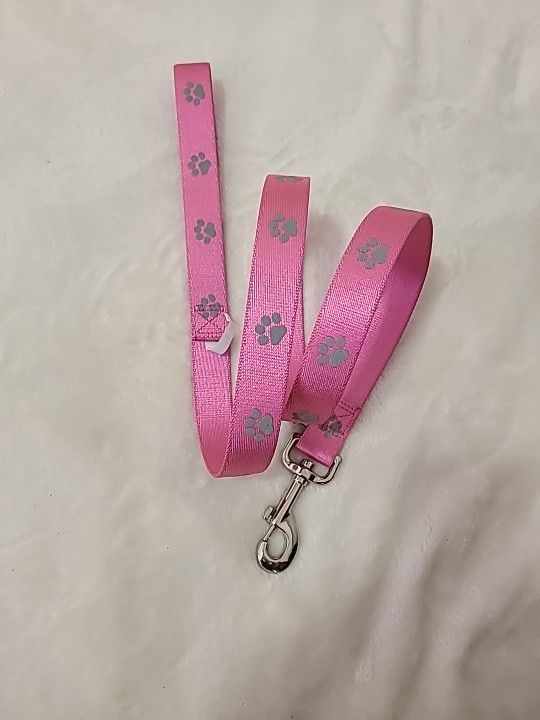 American Kennel Club Pink Dog Leash with Reflective paw prints 1"x4'