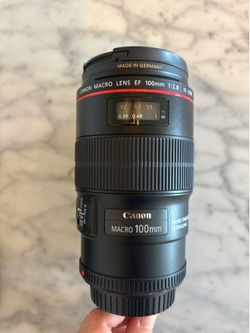 Canon EF 100mm f/2.8L IS USM Macro Lens - Lightly Used
