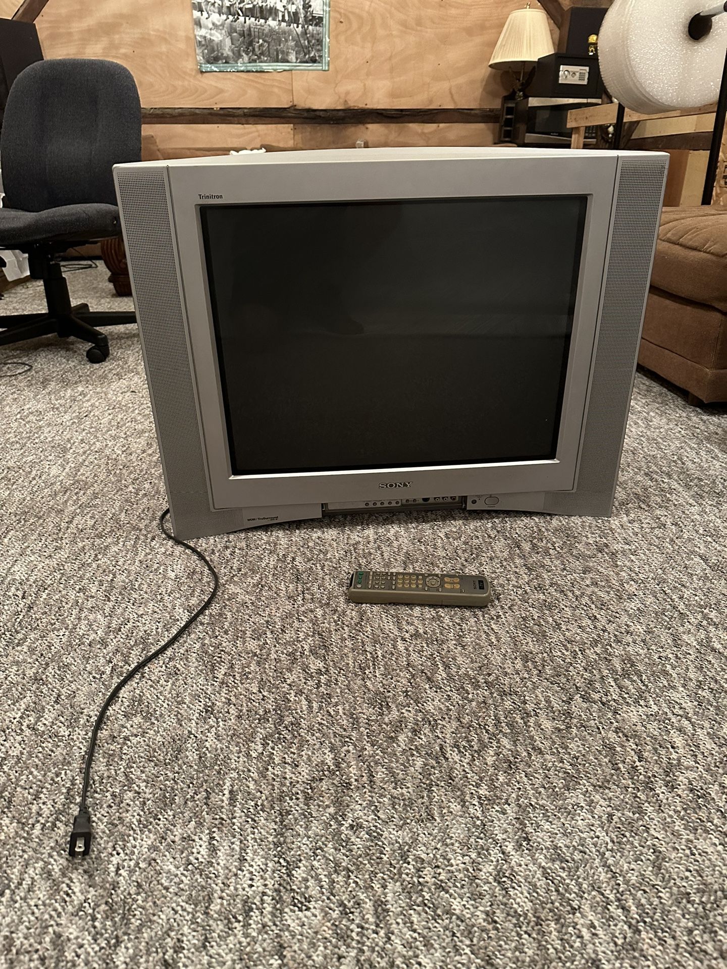 Vintage Sony KV-27FV300 27 Inch TV & Remote *Tested And Working*