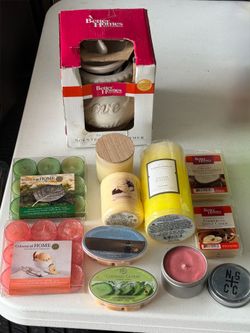Pre-owned -Love Laughter Off White Rustic Style Better Homes and Gardens Scented Candle Wax Warmer and 26 Pc Candle/Tea Lights and Wax Lot