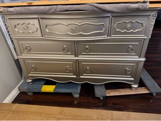 Girls bedroom dresser