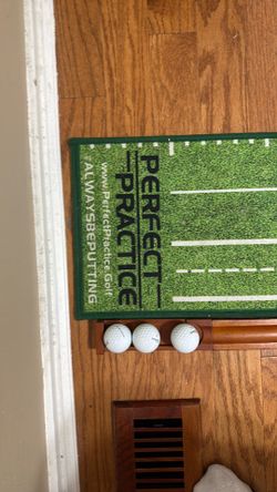 Perfect putt 9 foot putting green