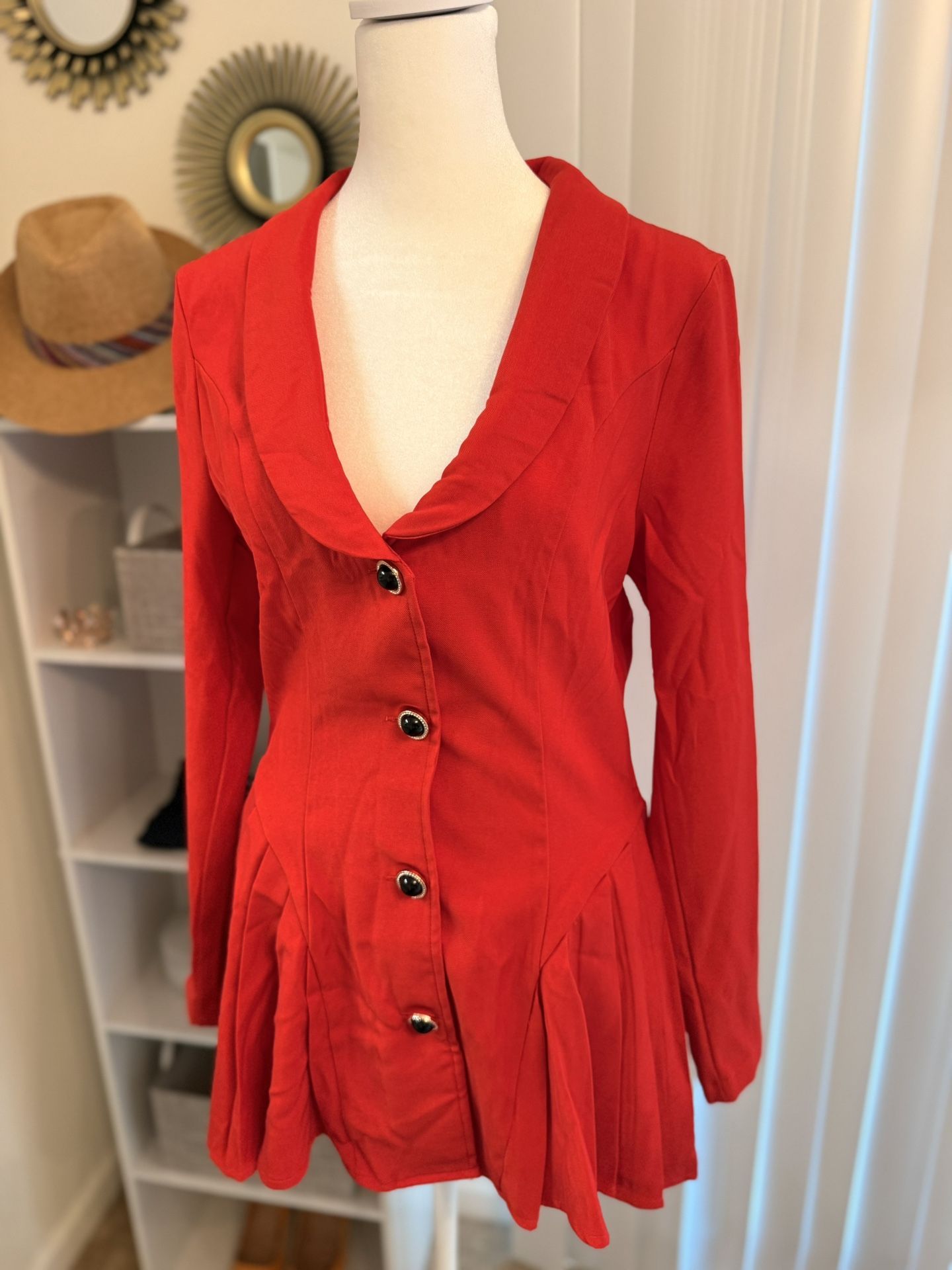 Red long-sleeved cut dress