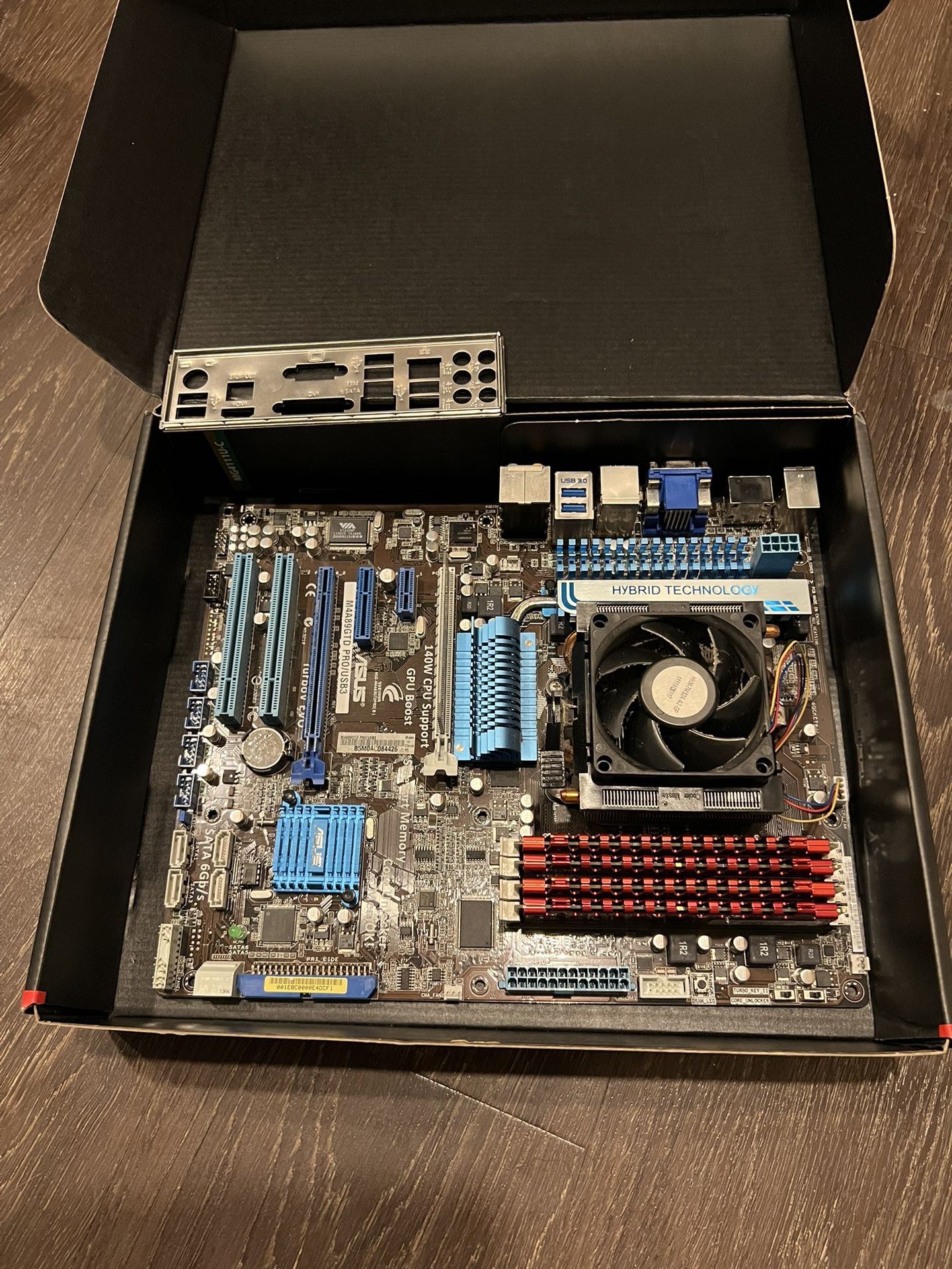 ASUS M4A89GTD PRO/USB3 Motherboard + AMD CPU (model unknown)