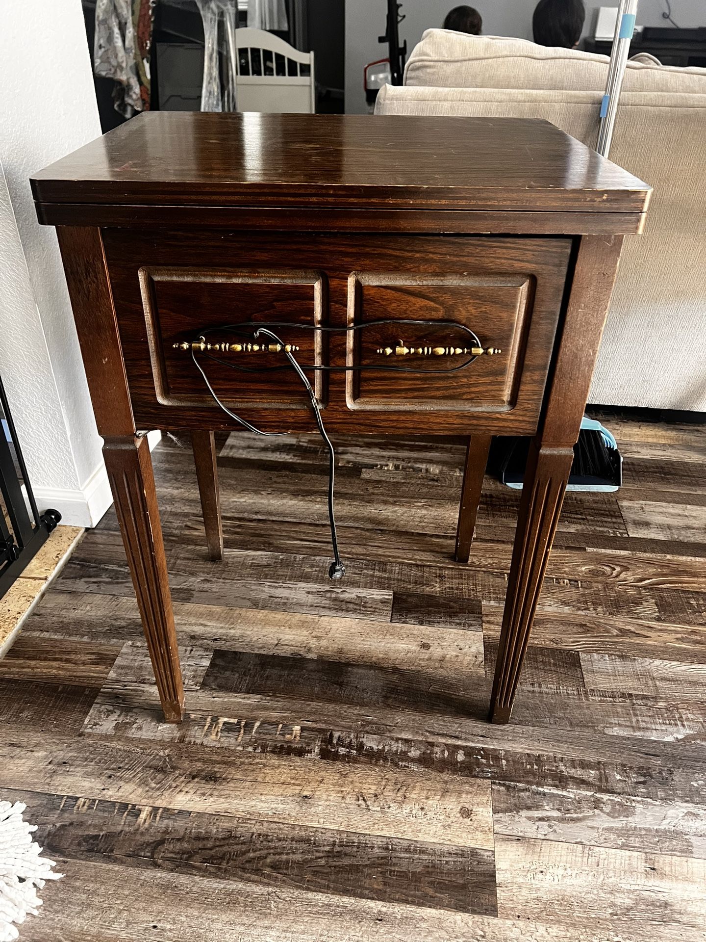 Sewing Machine / Storage Table