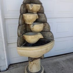 Fuente De Cemento Para Pared O Esquina Nueva 5ft De Alta 