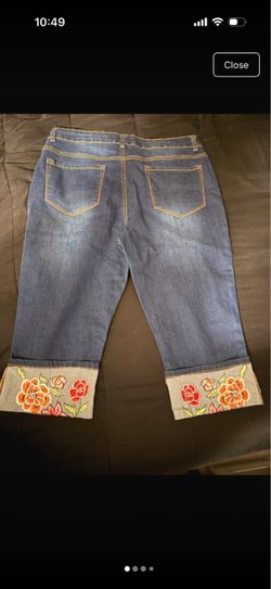 Cropped Jeans with Floral Embroidered Cuffs