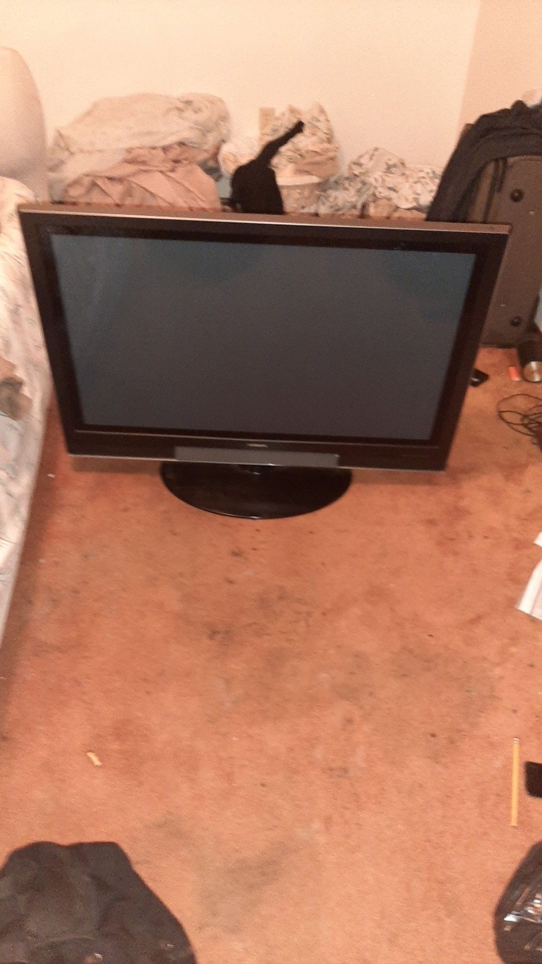 2012 model Hitachi 55in 375obo