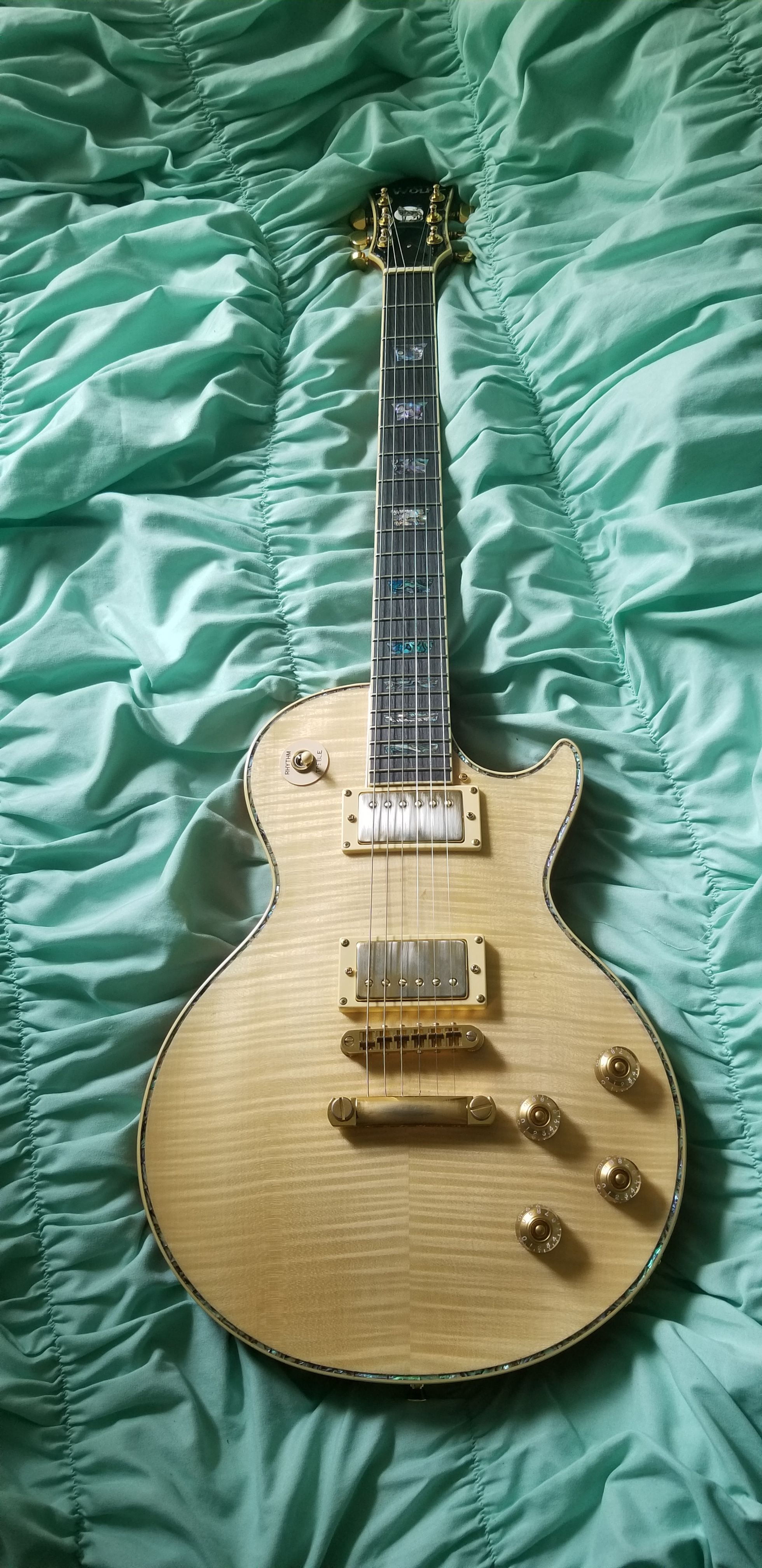 Wolf Les Paul guitar