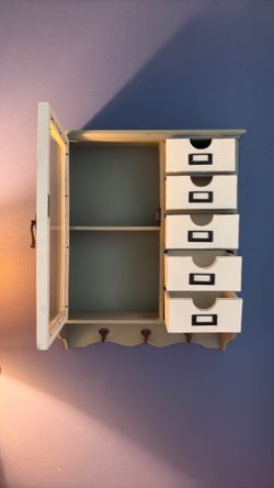 Wall cabinet