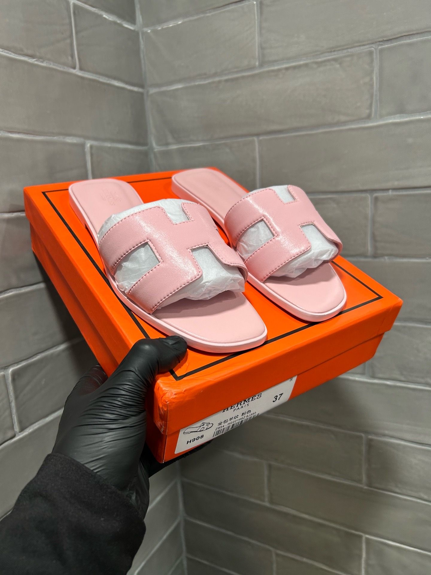 HERMES SANDALS WOMEN SZ 6,7,8 PINK BRAND NEW