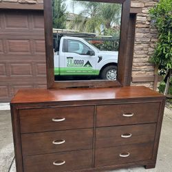 Solid Wood 6 Drawer Dresser with Mirror