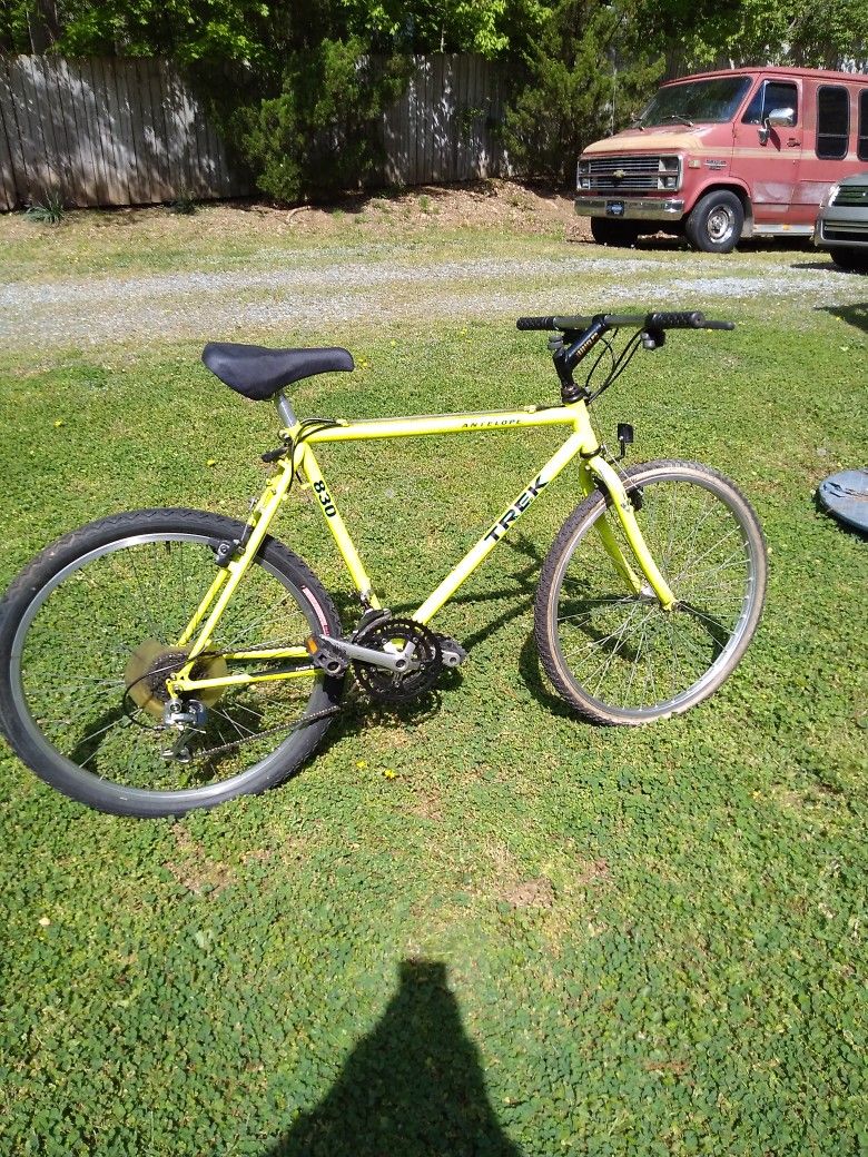 TREK. ANTELOPE. VINTAGE NEON YELLOW KRACKLE PAINT