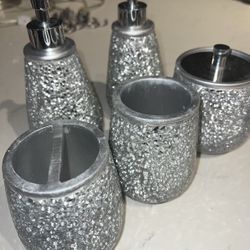 Silver Bathroom Set