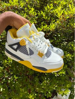 Jordan 4s for sale size 10 80$ used clean tho