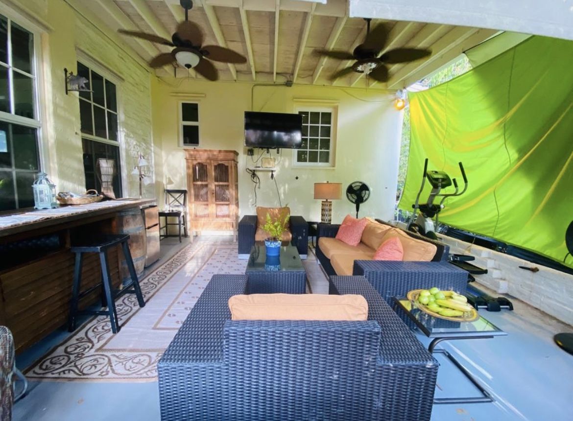 6 Piece (Yedra) outdoor wicker patio furniture set for Sale in Miami