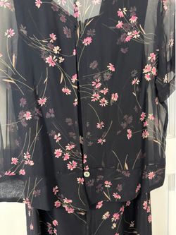 Black Flower - Size 6 Dress
