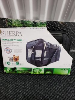 Medium Sherpa Deluxe Pet Carrier