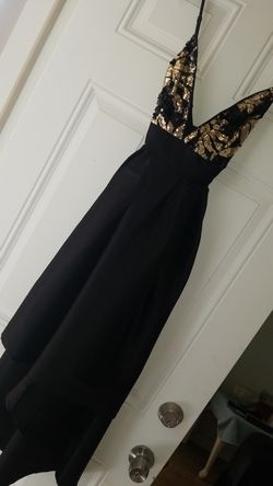 Small black dress with sequin