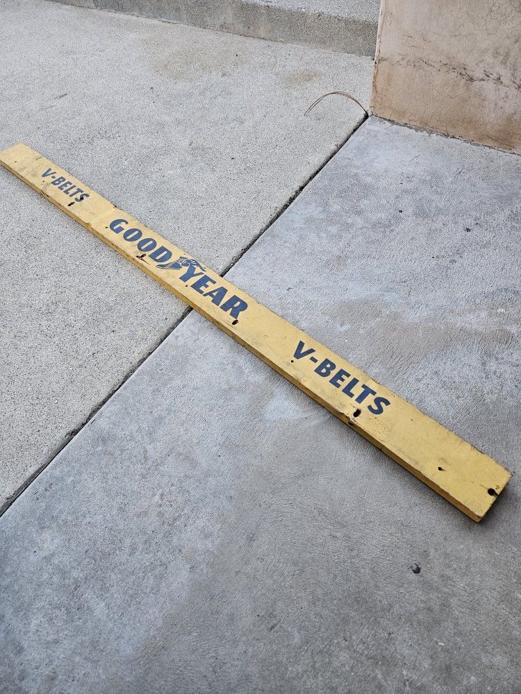 Goodyear Wood Post