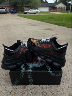 Versace chain reaction