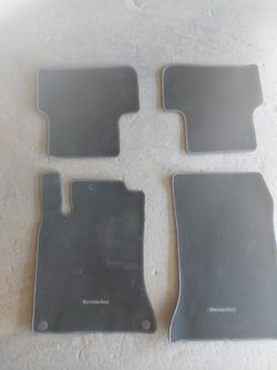 2018 MBZ C250  FLOOR MATS OEM