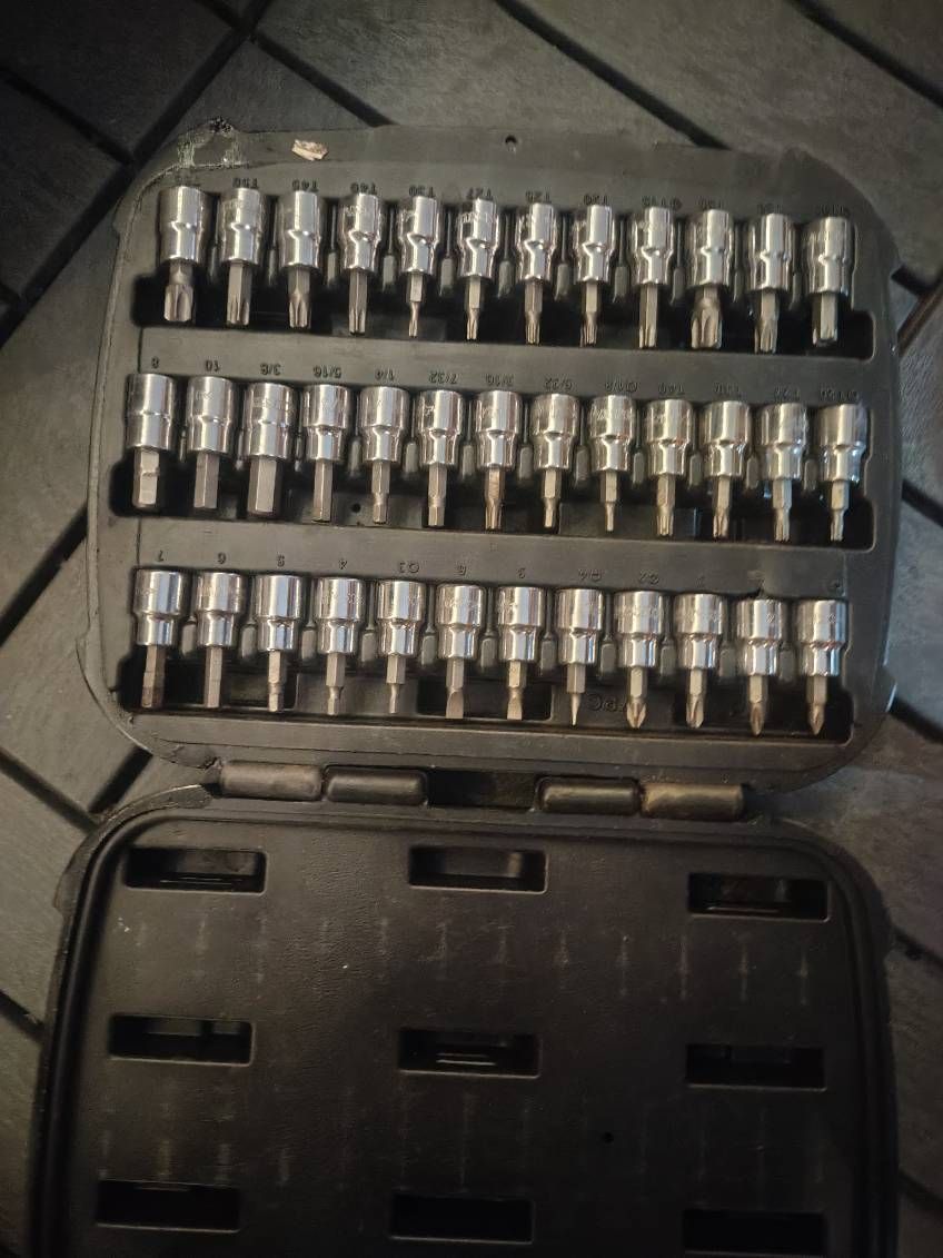 Husky 37piece 3/8 in drive bit socket