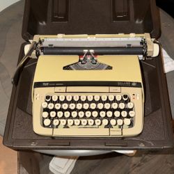  Smith Corona Galaxie Twelve Typewriter 