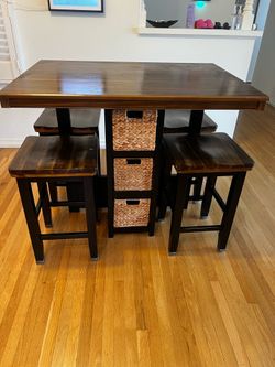 Ashley Furniture dinning table w/ stools