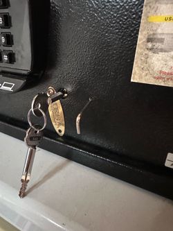 Mesa hotel safe, with bonus lockbox