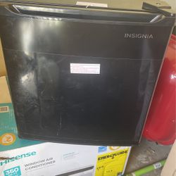 Mini Refrigerator ( Insignia)