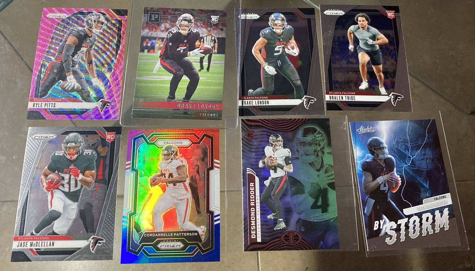8 card Atlanta Falcons lot Drake London Rc Kyle Pitts Desmond Ritter . Etc Prizm pink Chronicles Illusions By Storm Red White & Blue etc .