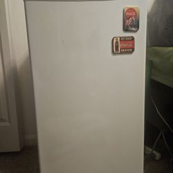 Mini-fridge - Like New