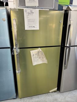 Garage ready 22 cu.ft top freezer refrigerator with one year manufacturer warranty