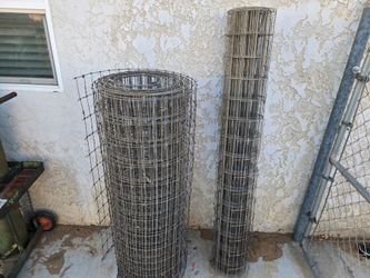 Heavy wire fence