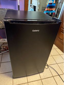GALANZ Mini Fridge