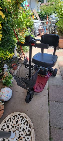Like New shopride echo 3 mobility scooter light weight fits easily in any trunk