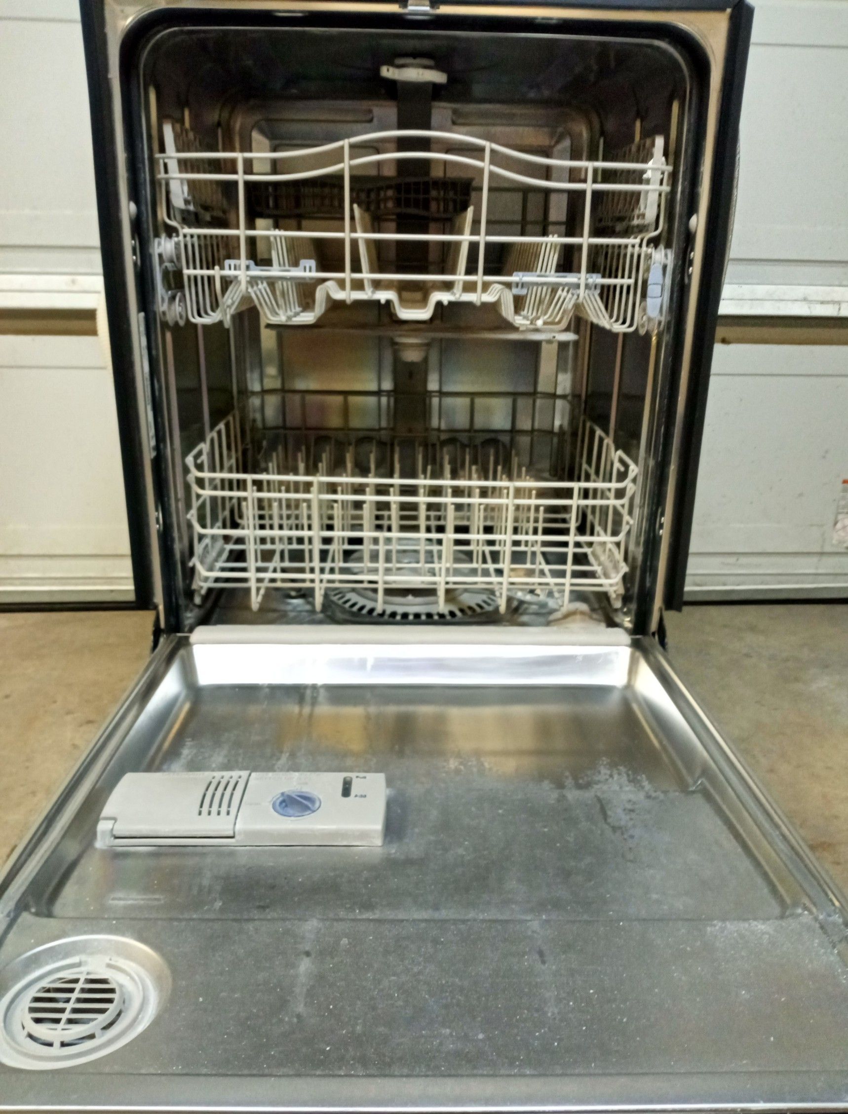 Kenmore Elite Sani Wash Dishwasher *Good Condition/ Will Deliver* for Sale in Sacramento, CA