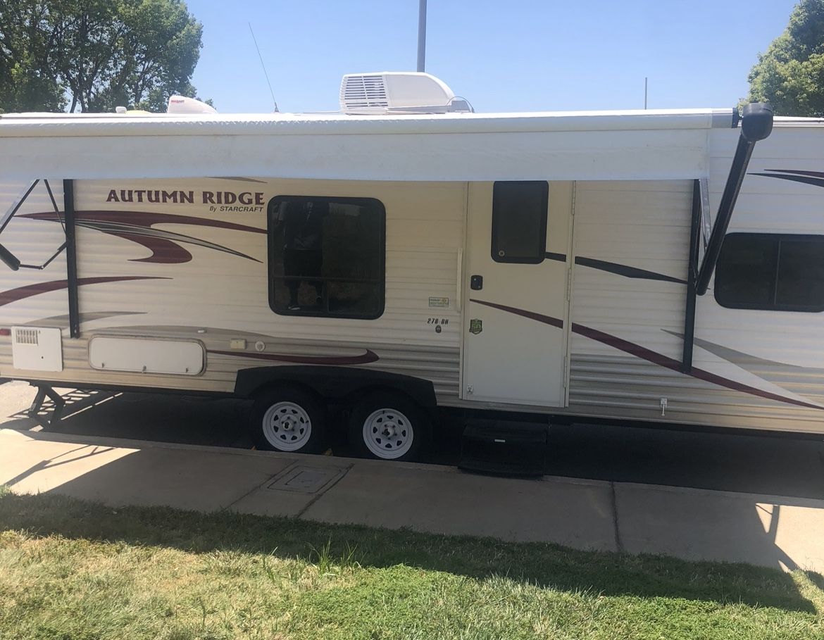 2014Aluminum Ridge StarCraft 31’feet Long 8 Feet Wide Sleeps 10 In Good Condition! Shoot Me A Offer But No Lowball Please !!