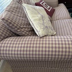 Very Sturdy Solid Wood Loveseat. Very Comfy Too! Orange Park