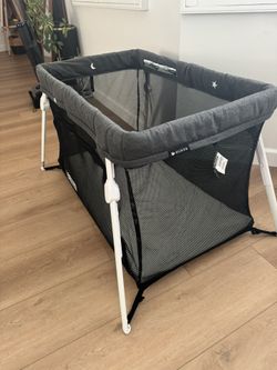 Guava Lotus Travel Crib