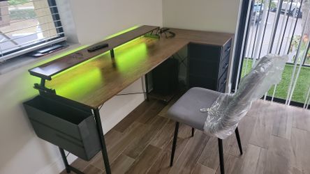 L-Shaped Desk with LED Lighting and Drawers
