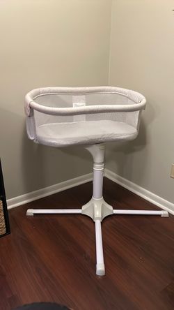 Halo Bassinest Over-Bed Swivel Baby Bassinet