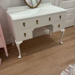 Beatifull Vintage Vanity 
