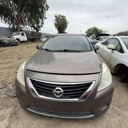 2012 Nissan versa FOR PARTS ONLY!