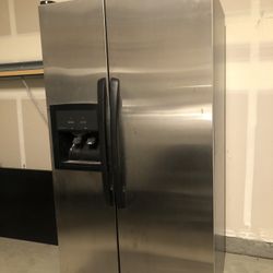 Amana Side By Side Refrigerator 
