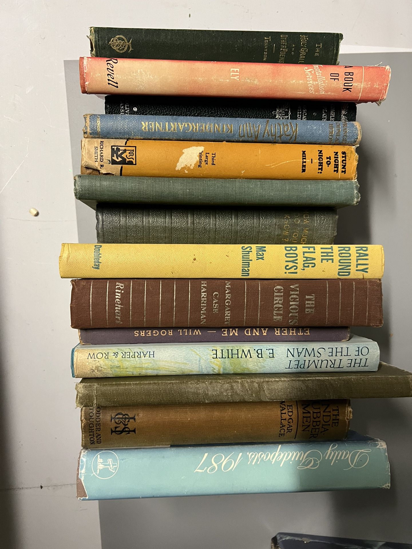 VINTAGE/collectible Books DECOR CRAFTING