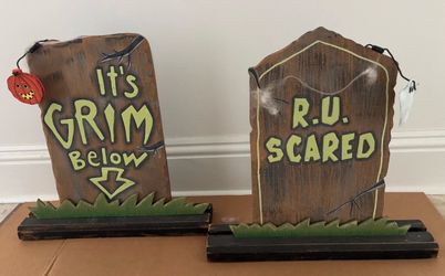 Halloween monuments/tombstones 18 3/4” high